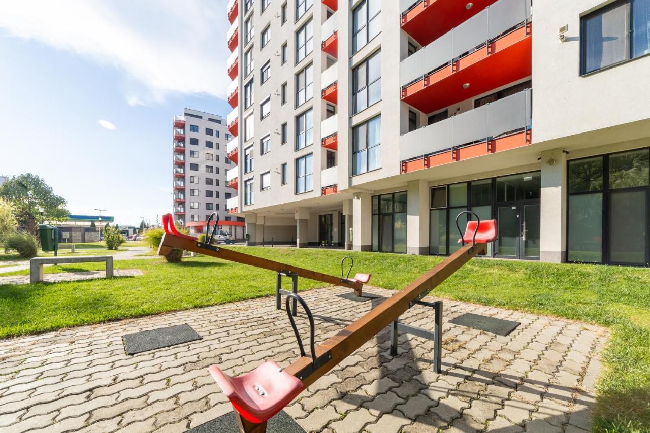 Ari Red Apartment In Complexul Ared Kaufland Arad Exterior photo